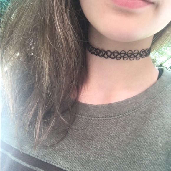 Black elastic choker NWOT - Picture 3 of 4